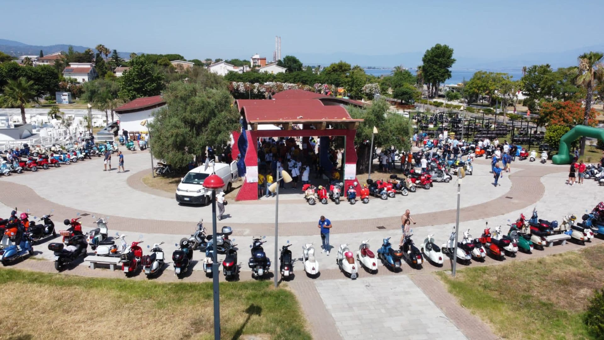 Il Vespa Club Rossano festeggia i suoi primi 15 anni di attività