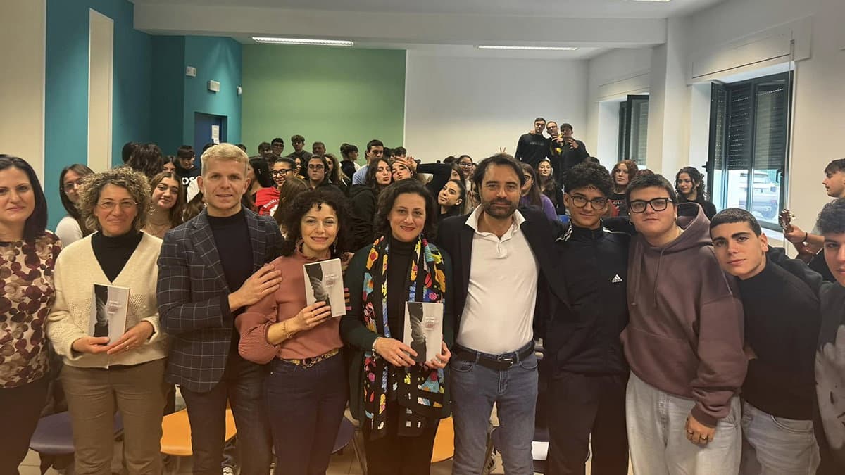Trebisacce, i ragazzi del "Galilei" hanno incontrato Antonio Cucciniello