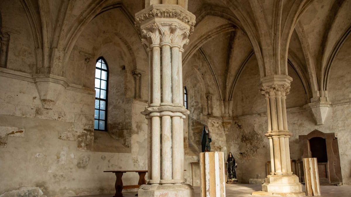 Nos petits tours torna con un'uscita tra santi e cavalieri all'Abbazia della Matina