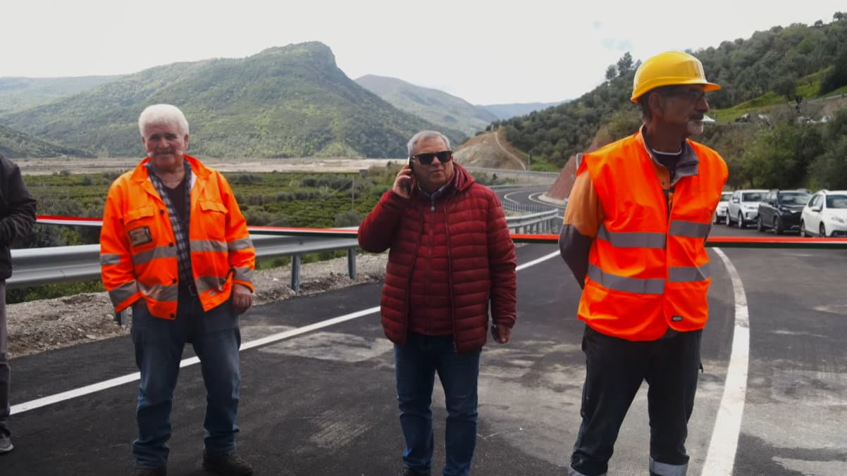 Strada Sila-Mare, la strada dei 35 anni: i sindacati contro le passerelle