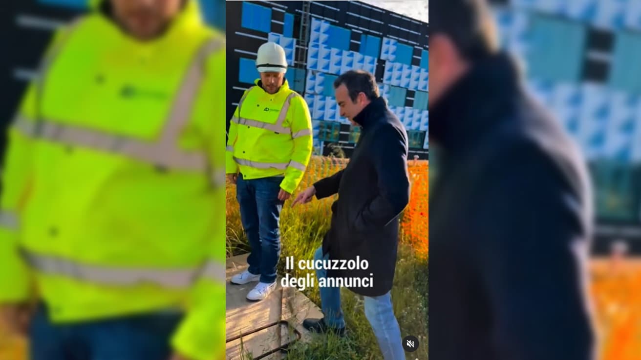 Occhiuto dal "cucuzzolo degli annunci" di Insiti: «Con noi solo cantieri e fatti» | VIDEO
