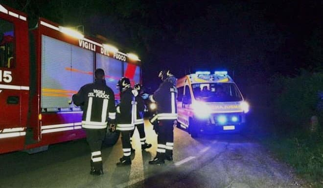 Auto con tre giovani si schianta nei pressi del Porto: grave un ragazzo di 14 anni