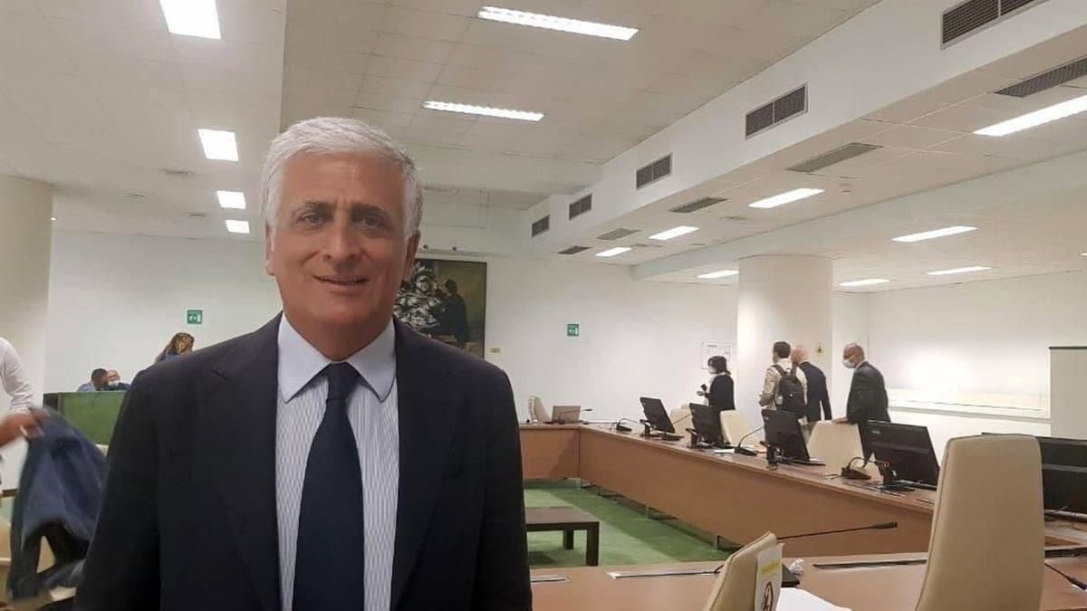 Negli ospedali dell'Asp di Cosenza in arrivo 68 nuovi strumenti diagnostici. «Risultati tangibili»