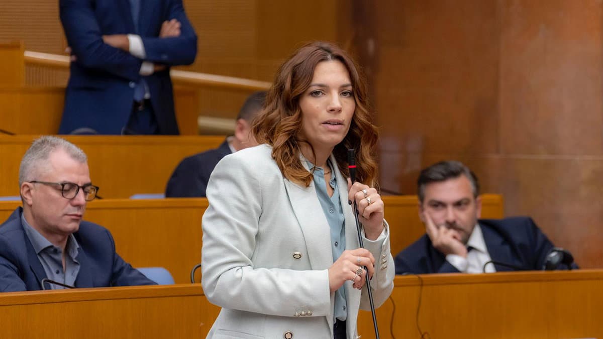 Documento di Finanza Pubblica, Baldino (M5S) attacca: «Il governo Meloni ha tradito il Sud»