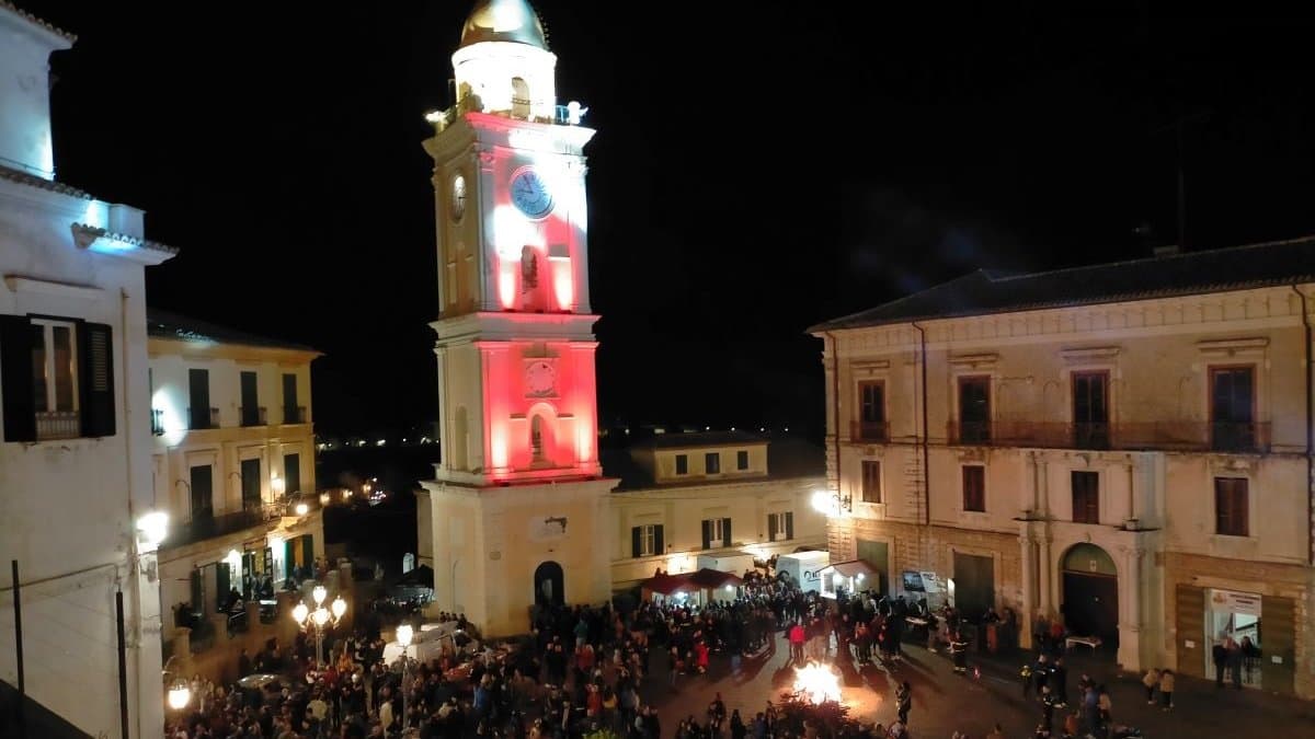 Rissa ai Fuochi di San Marco, un giovane finisce in ospedale