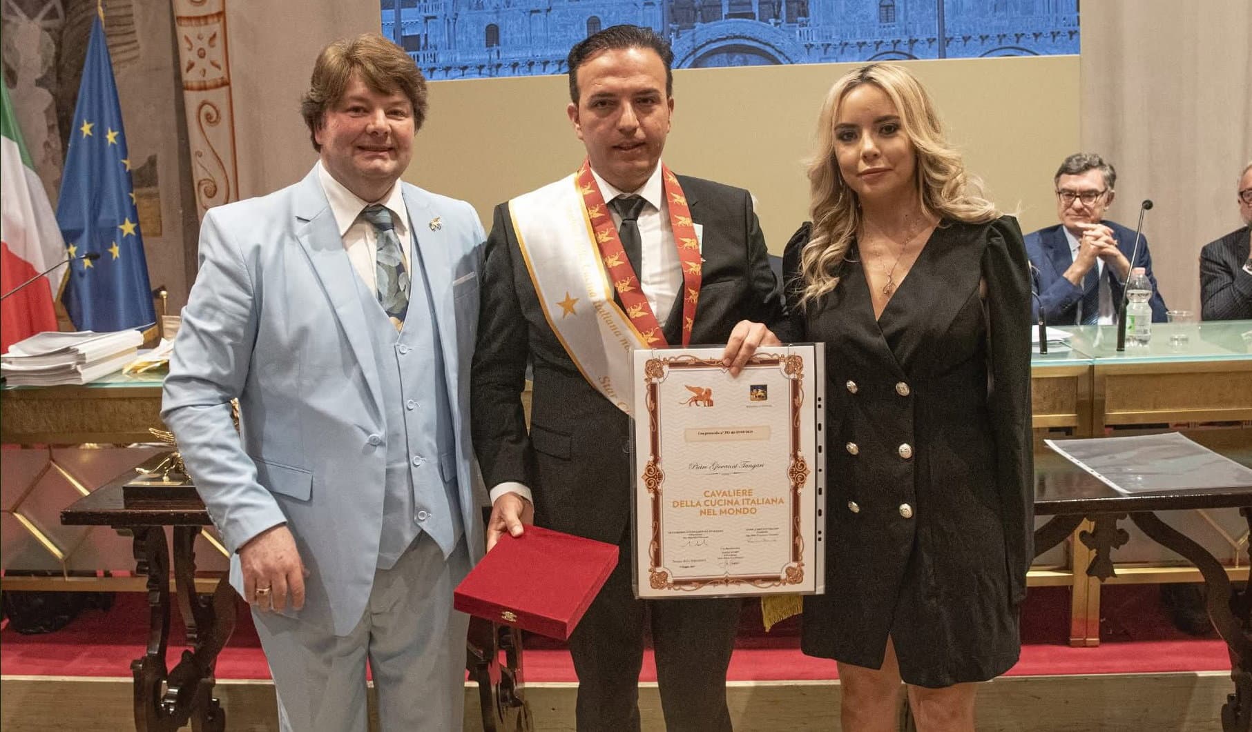 Pedro's insignito del titolo di Cavaliere della cucina italiana nel mondo