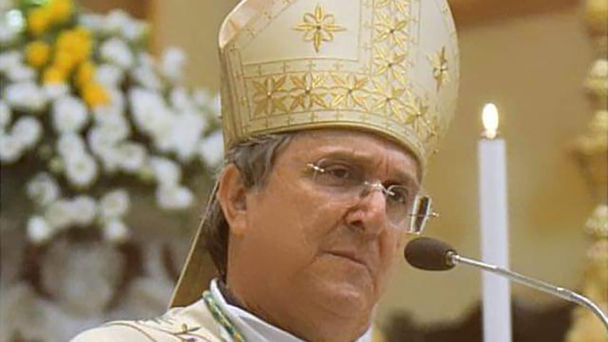 «In un tempo che dissolve ogni certezza, la Chiesa è chiamata a tessere il filo della speranza»