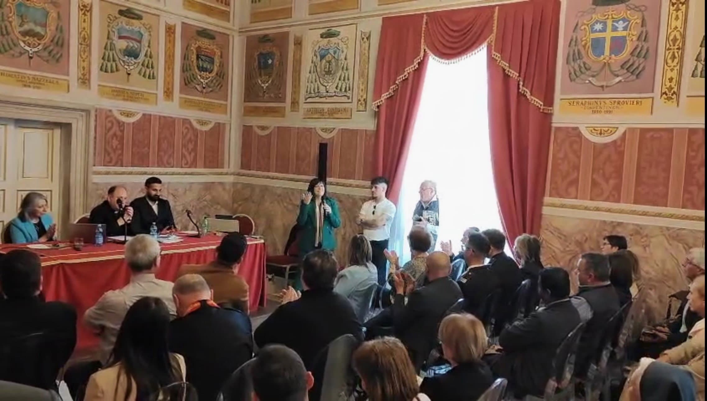 Povertà, il sindaco di Crosia Aiello: «L'umanità strumento per fronteggiare la crisi»