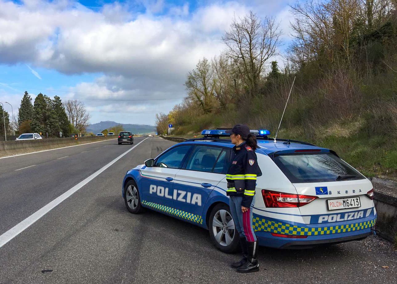 Controlli sulla Movida jonica: guida in stato di ebbrezza e coltelli nascosti