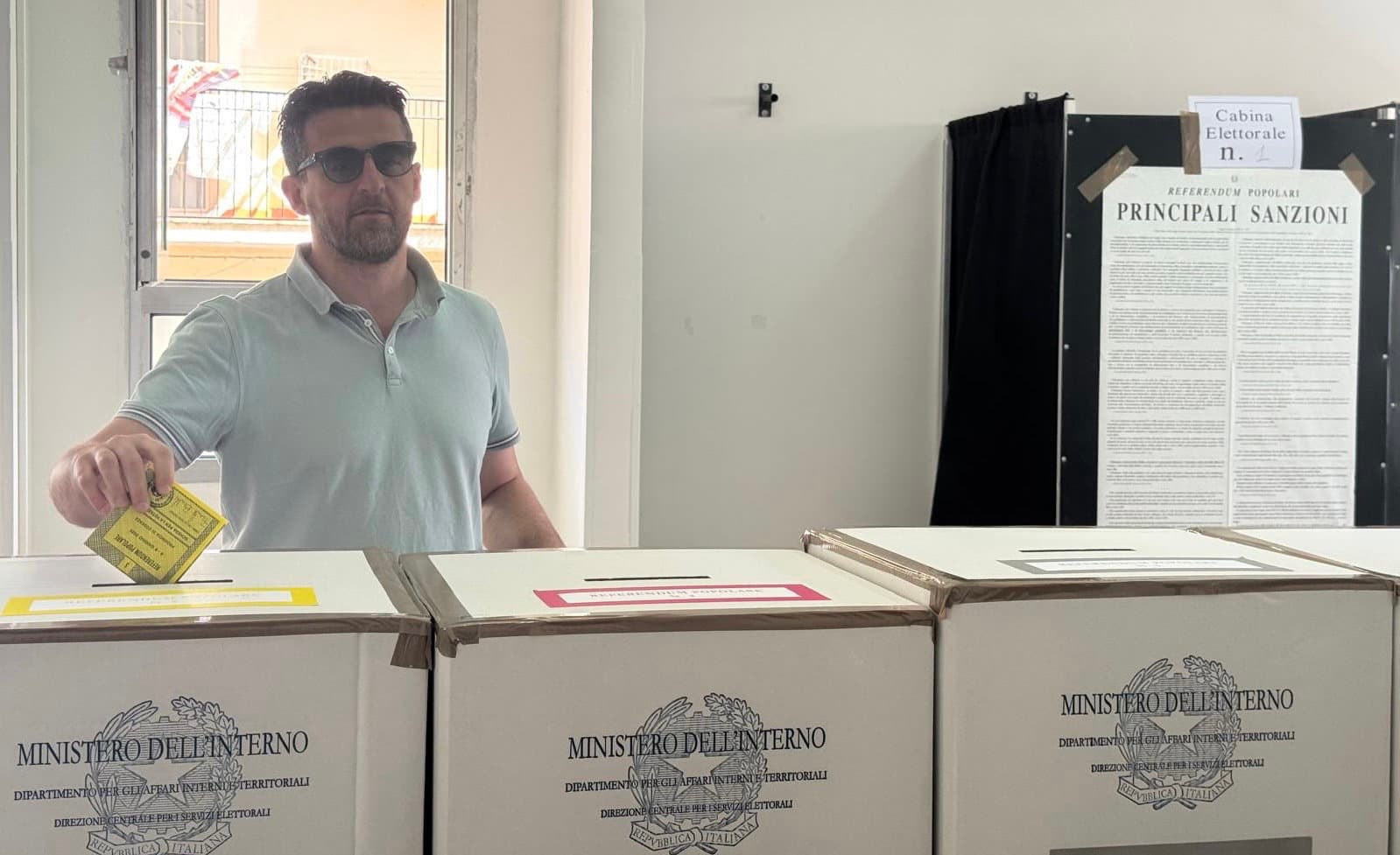 Referendum: il sindaco di Corigliano-Rossano ha votato