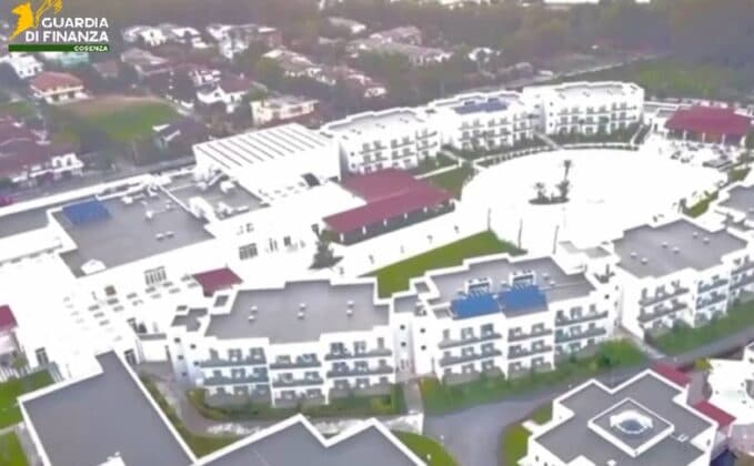 Villapiana, nessuno stop alle attività per il resort sotto sequestro