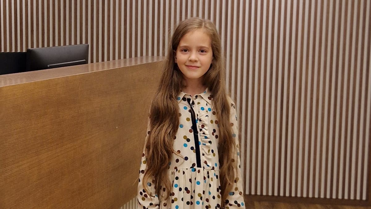 Nuovo successo per Elena Sophia Senise: l'attrice di Castrovillari nella serie "Pesci Piccoli 2"