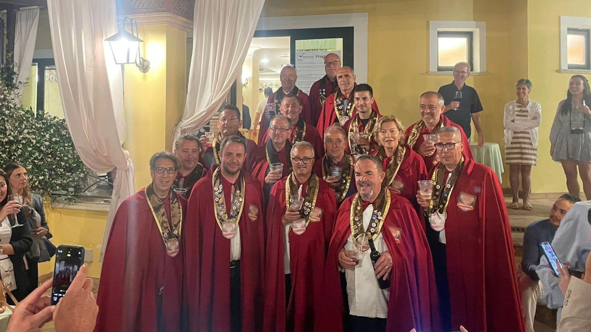 Due nuovi Cavalieri Onorari per la Confraternita degli Zaffarani Cruschi: Peppe Guida e Paolo Massobrio