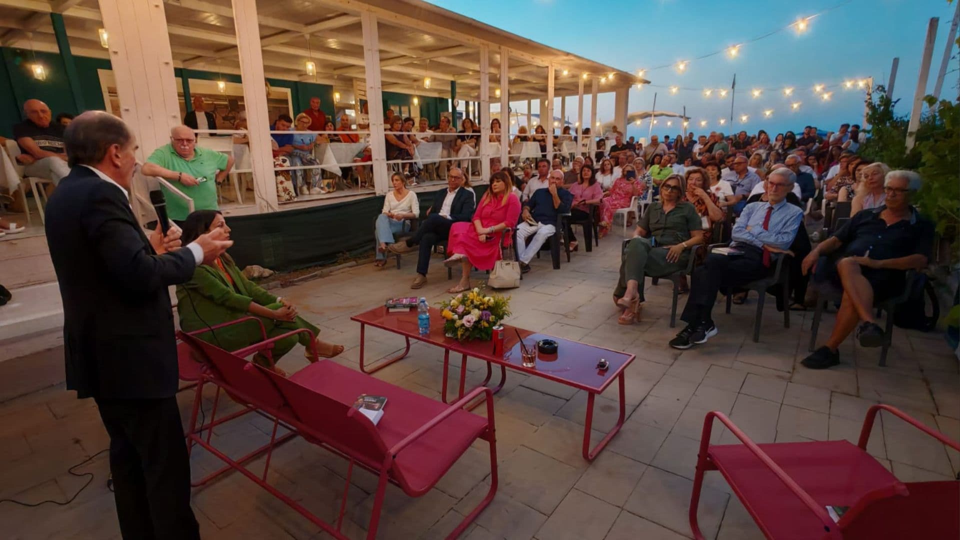 Grande partecipazione alla presentazione del libro di Scutellà "Vergogna!!! Il caso che ha lacerato la democrazia italiana" - VIDEO