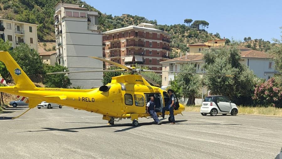 Anziano colto da malore soccorso da volontario e trasportato d'urgenza a Cosenza