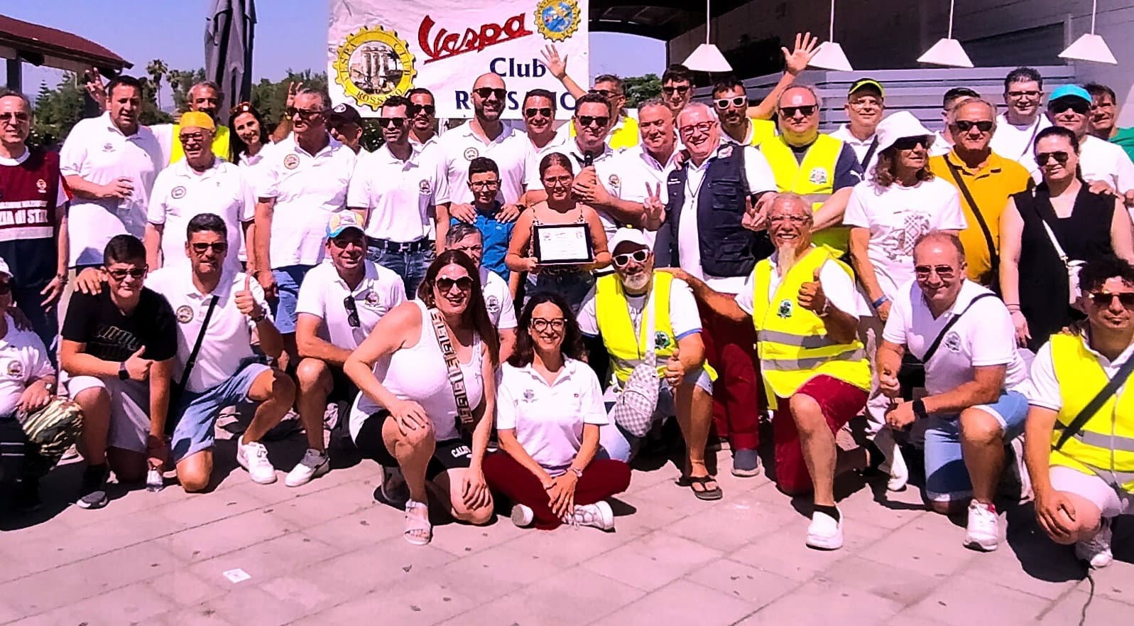 Tanta partecipazione al raduno nazionale delle Vespe a Corigliano-Rossano