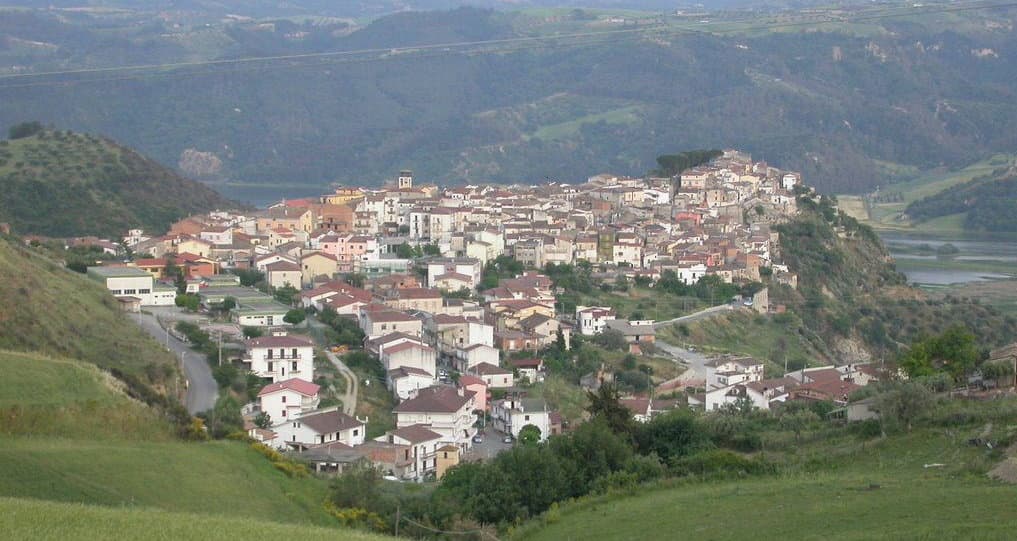 Tarsia: al via il Chi stamu passannu fest 2025