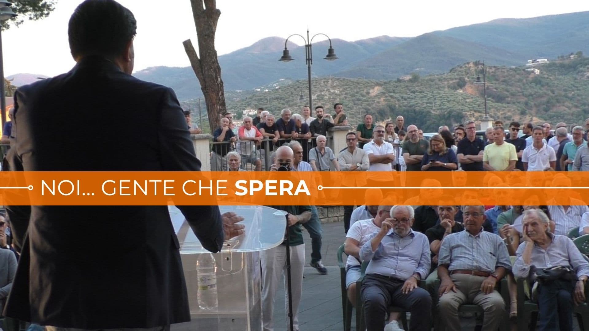 Rapani dal "predellino" del Tribunale: «Ora o mai più. Uniti per riaprire Rossano» | VIDEO