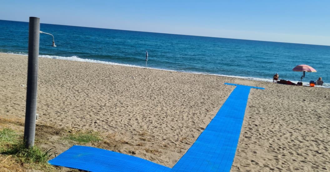 Il lungomare di Centofontane si dota di quattro passerelle per diversamente abili