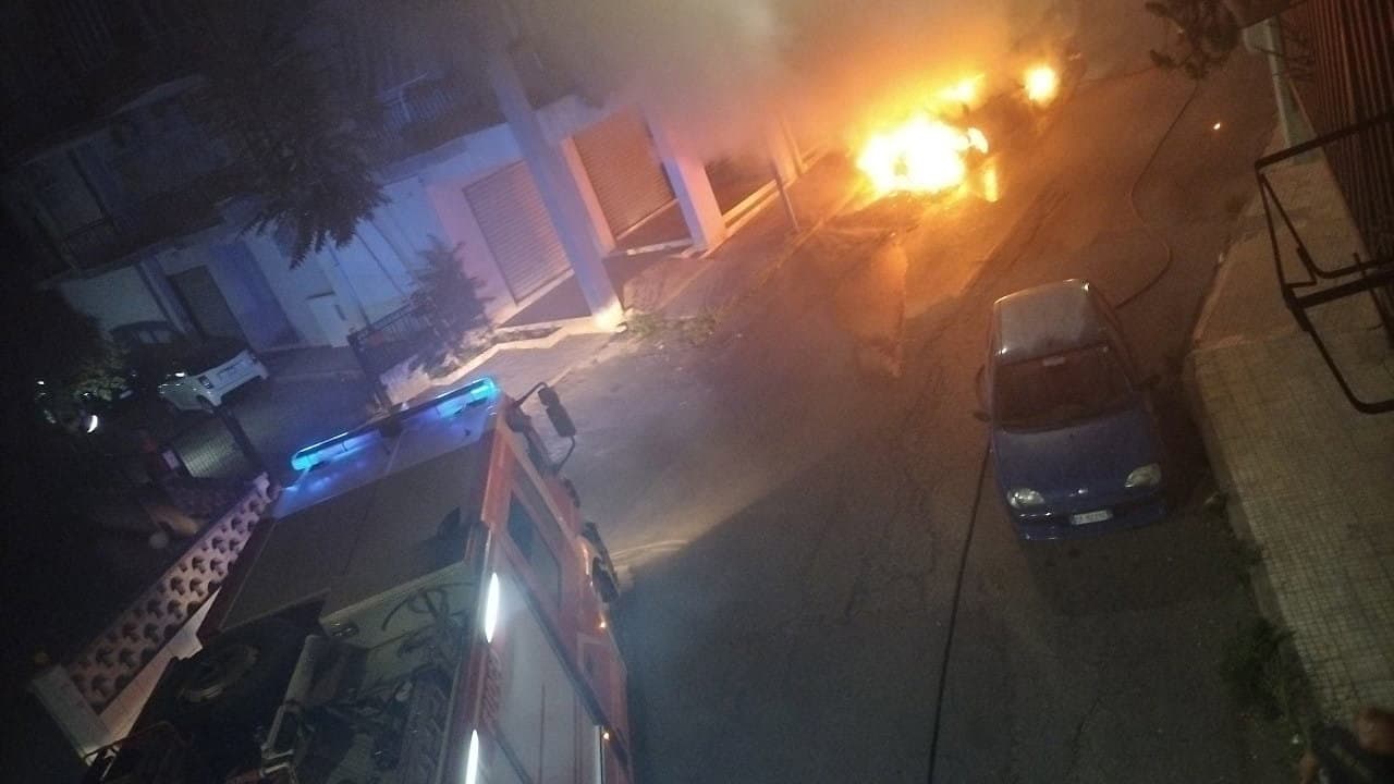 Auto in fiamme nella notte a Rossano Scalo. Non si esclude il dolo