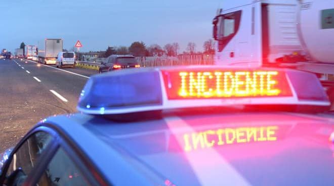 Incidente sulla A2, strada chiusa al traffico tra gli svincoli di Mormanno e Campotenese