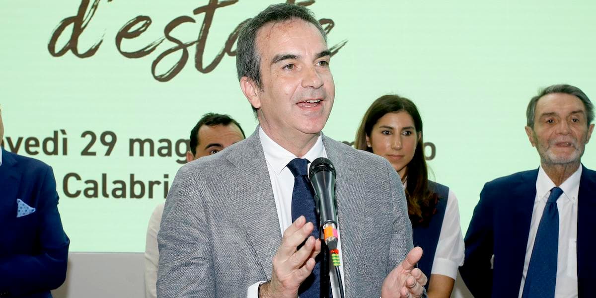 Le Lampare: «Occhiuto si dimette per sé stesso»