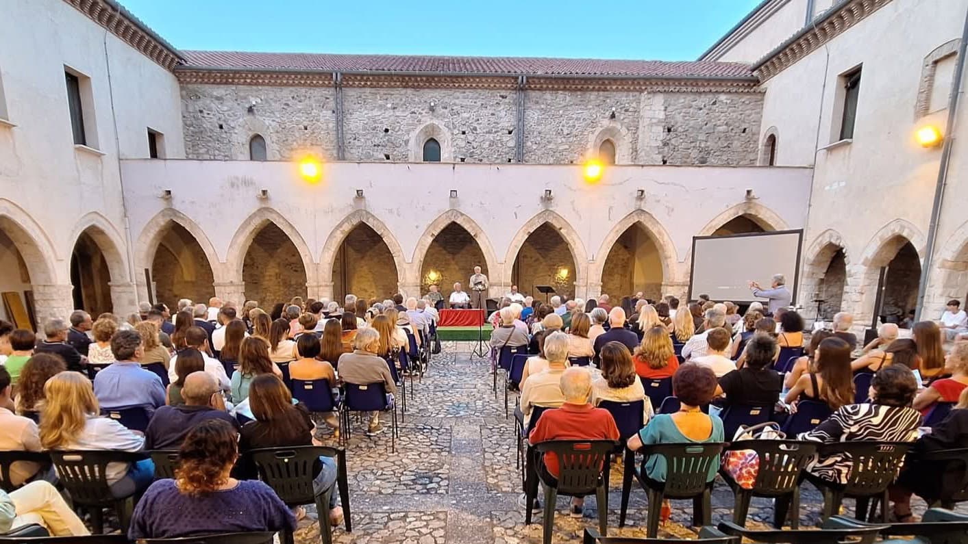 Norella Pujia: una vita per la cultura, l’impegno e la poesia