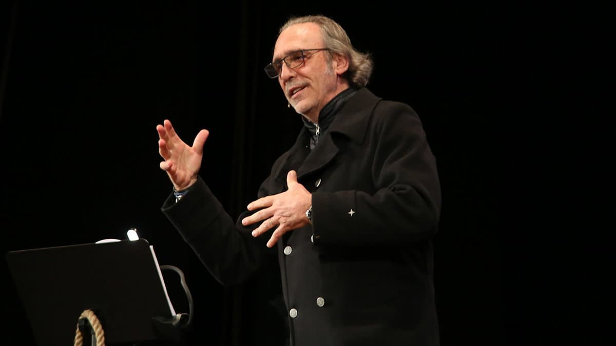 Questa sera ad Altomonte lo spettacolo “Il talento di essere tutti e nessuno” con Luca Ward