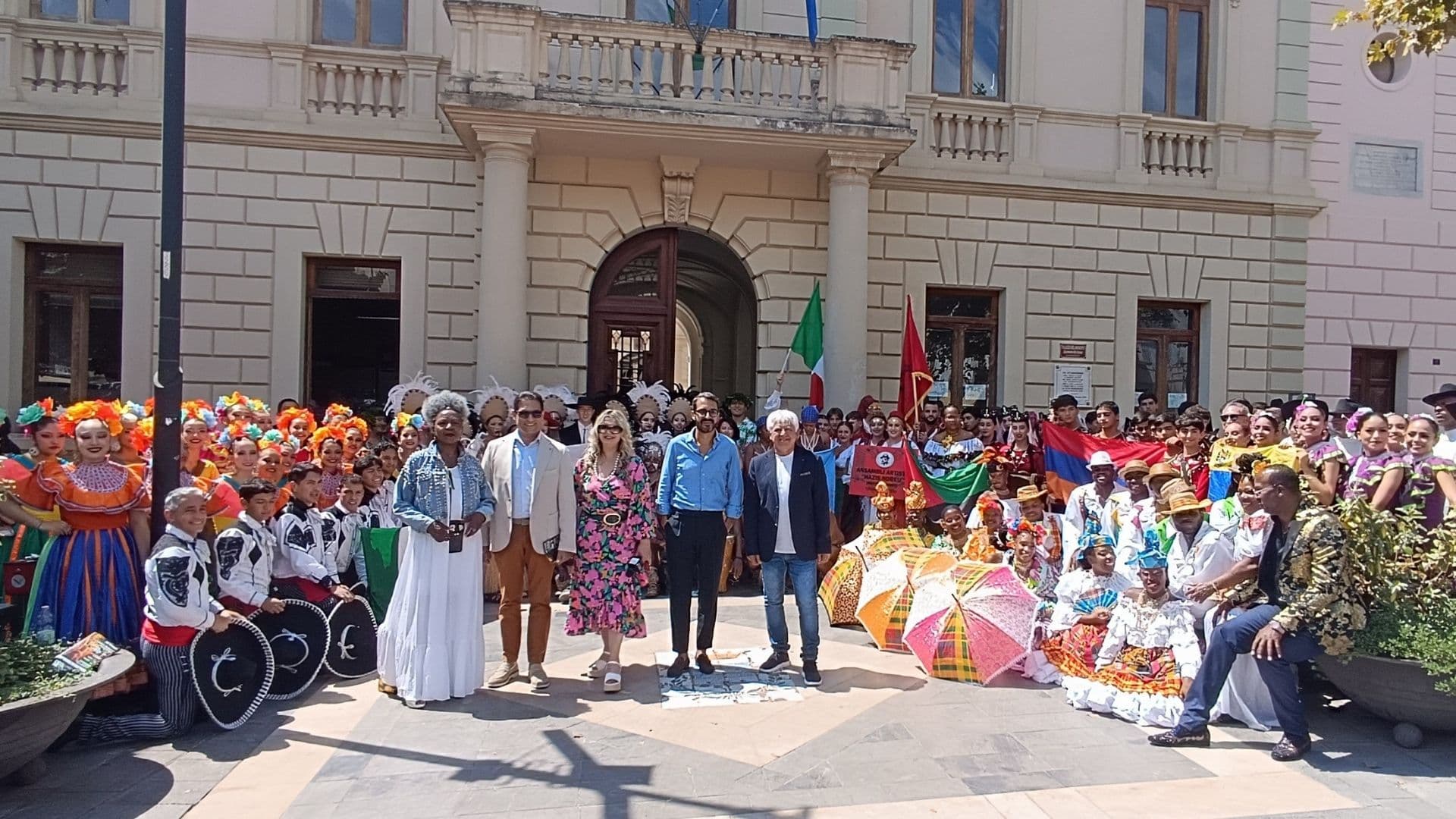 Castrovillari, aperta la 39ª edizione dell’Estate Internazionale del Folklore e del Pollino