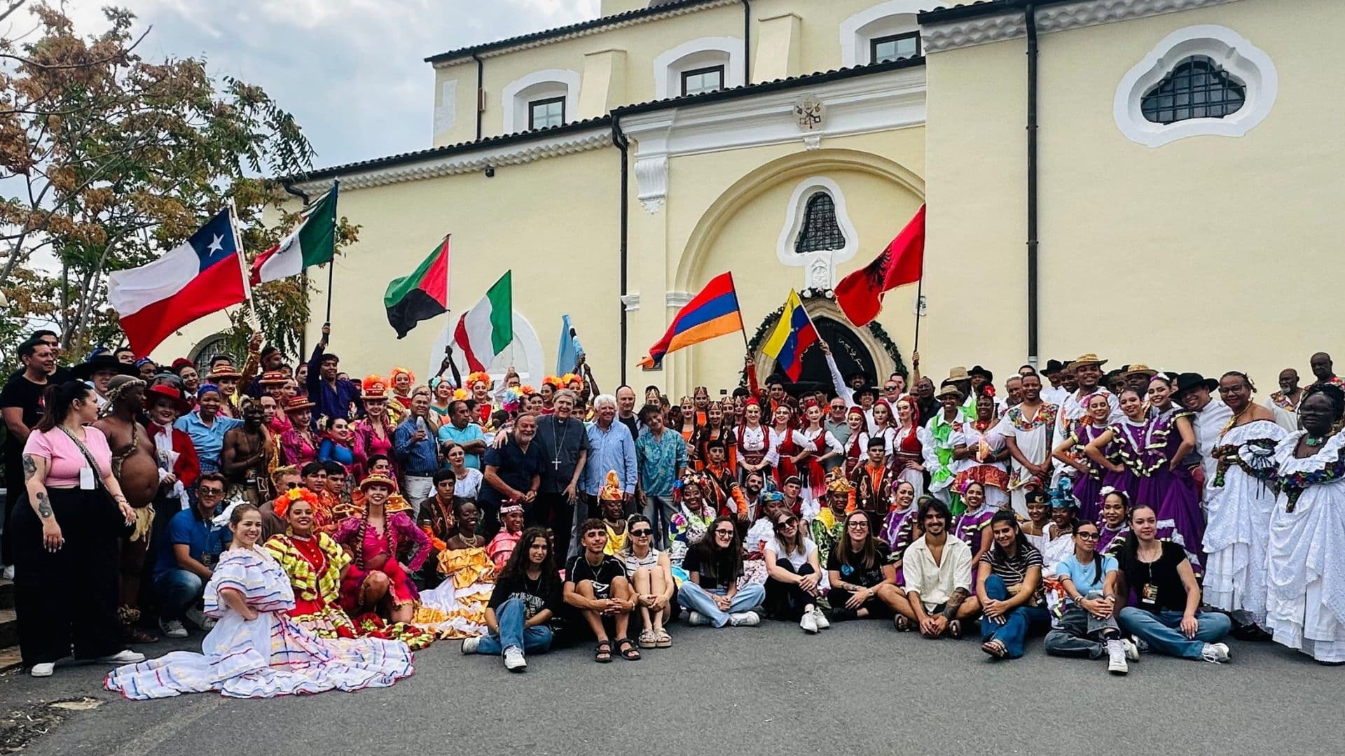 Un inno alla fratellanza tra i popoli: il messaggio di pace dell'Estate Internazionale del Folklore