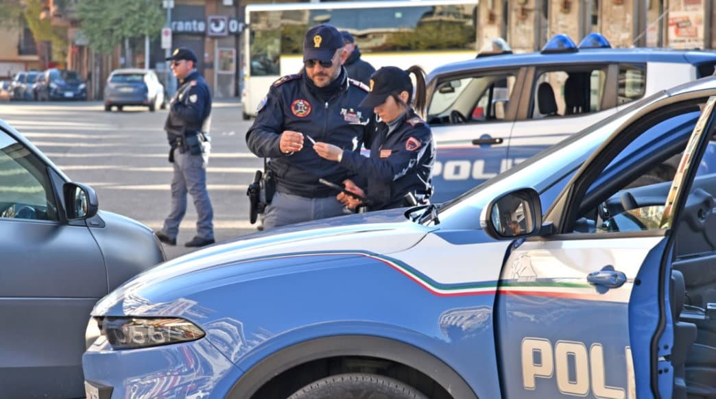 Intensificati i controlli della Polizia: 18 espulsioni e rimpatri da inizio agosto