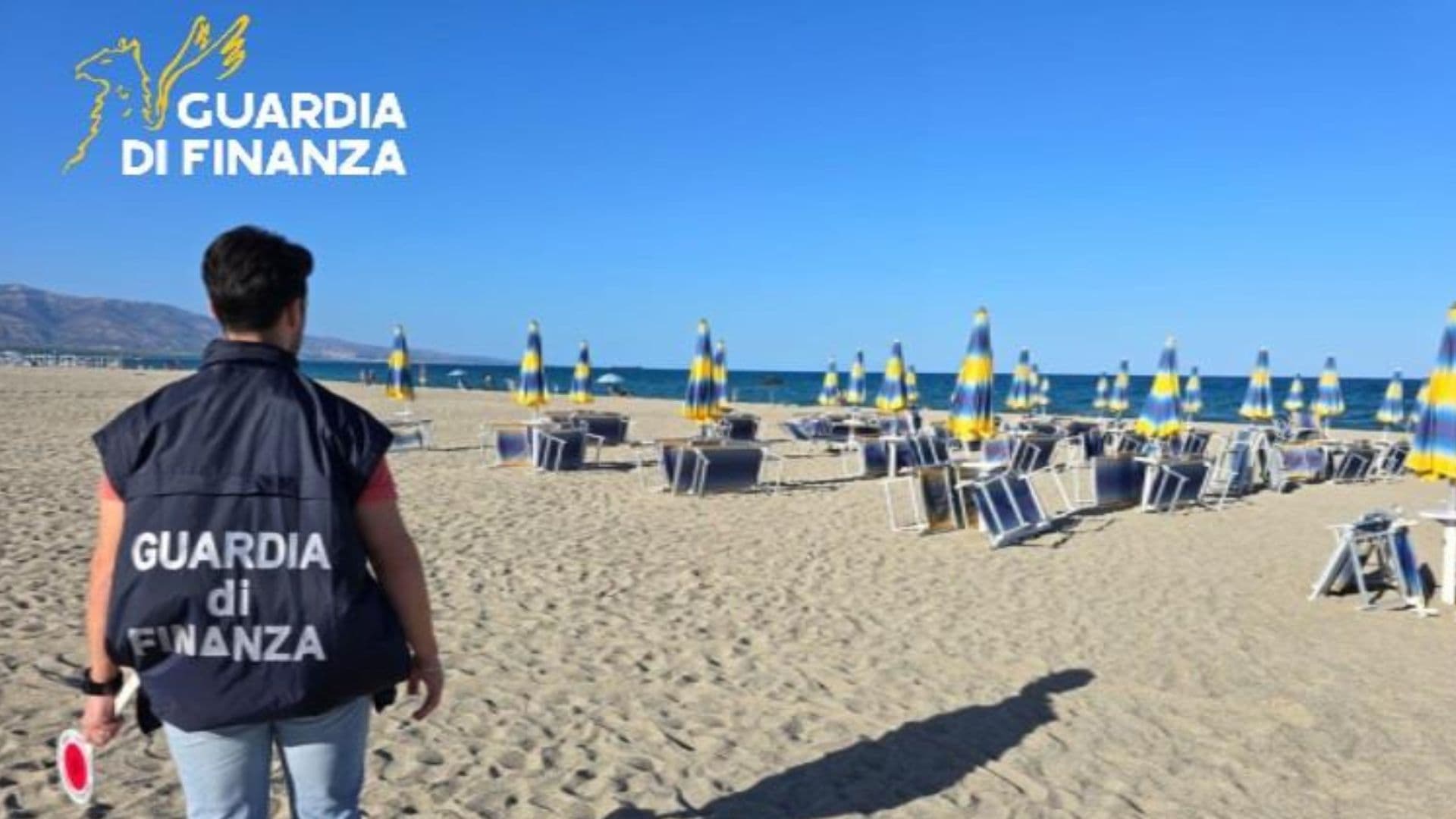 Cariati, sequestrato lido abusivo su una spiaggia libera: due persone denunciate