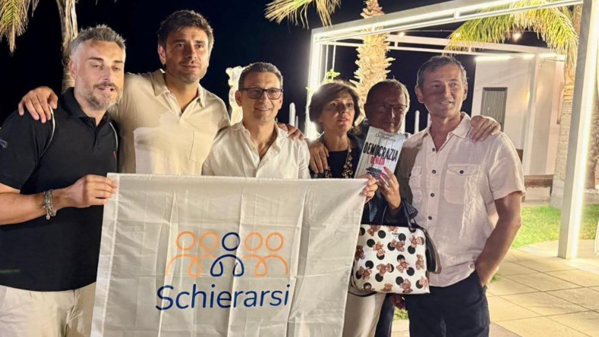 La piazza di Schierarsi Co-Ro attacca le candidature: «Da destra a sinistra hanno sfasciato la Calabria»