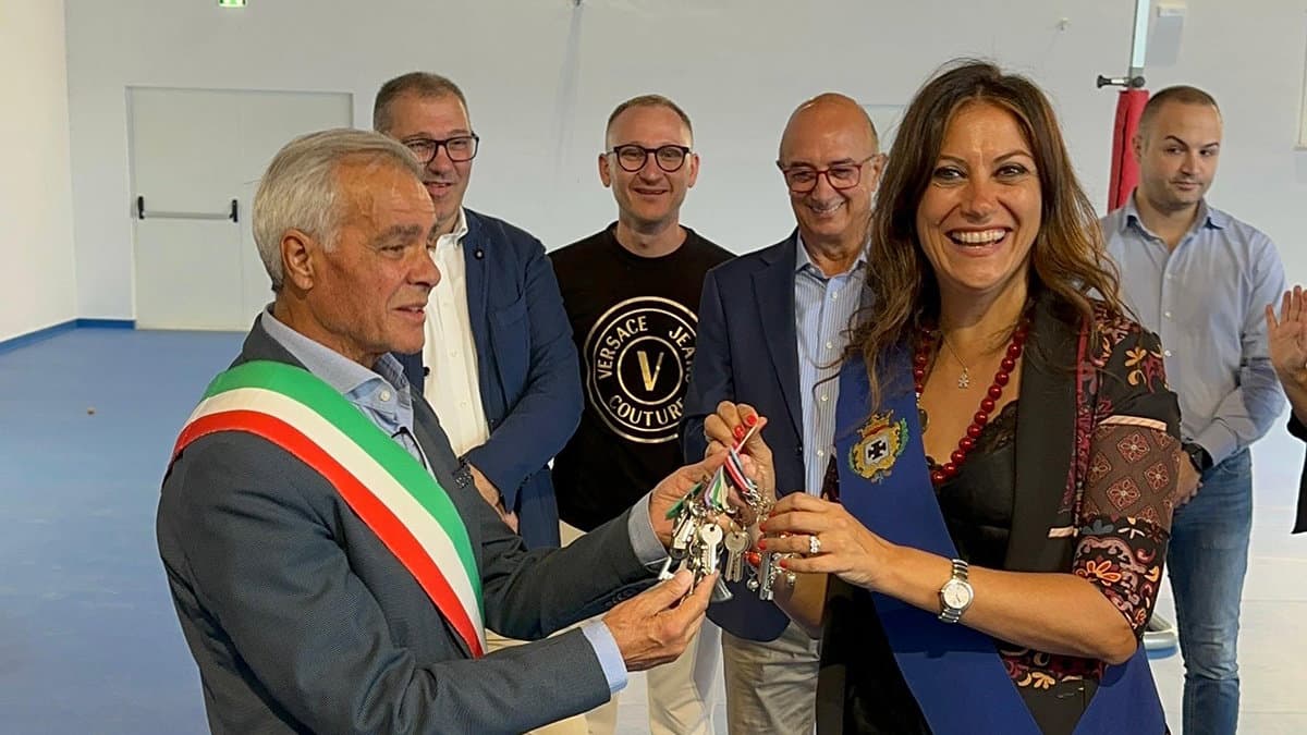 Longobucco, inaugurato il nuovo Palazzetto dello Sport... atteso da 10 anni