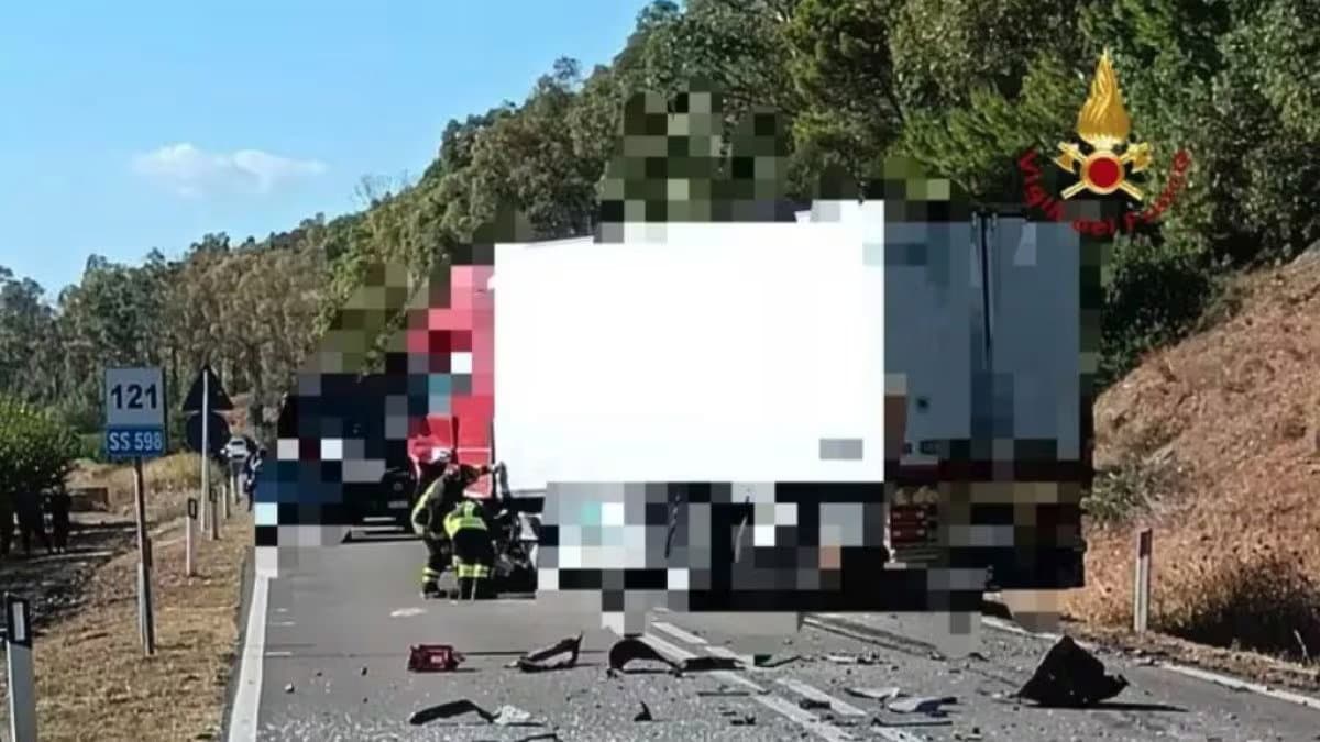 Schianto frontale nell'alto Jonio: quattro morti e sei feriti gravi