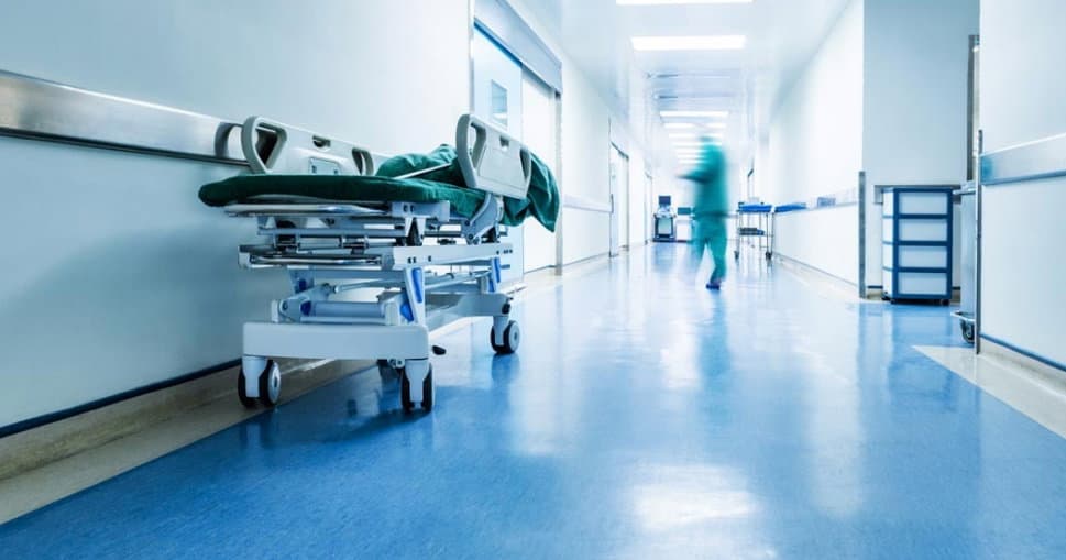 La lenta agonia della sanità pubblica: «Così si apre la strada al privato»