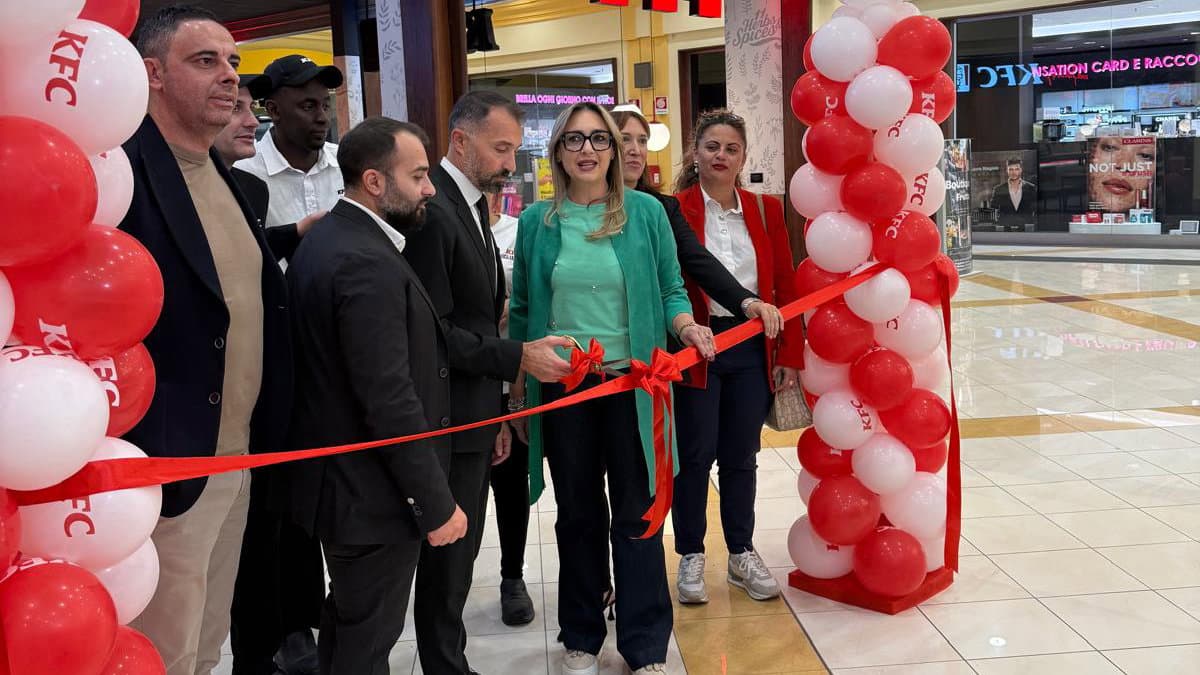 Kfc apre nel Centro Commerciale I Portali: stamani l'inaugurazione