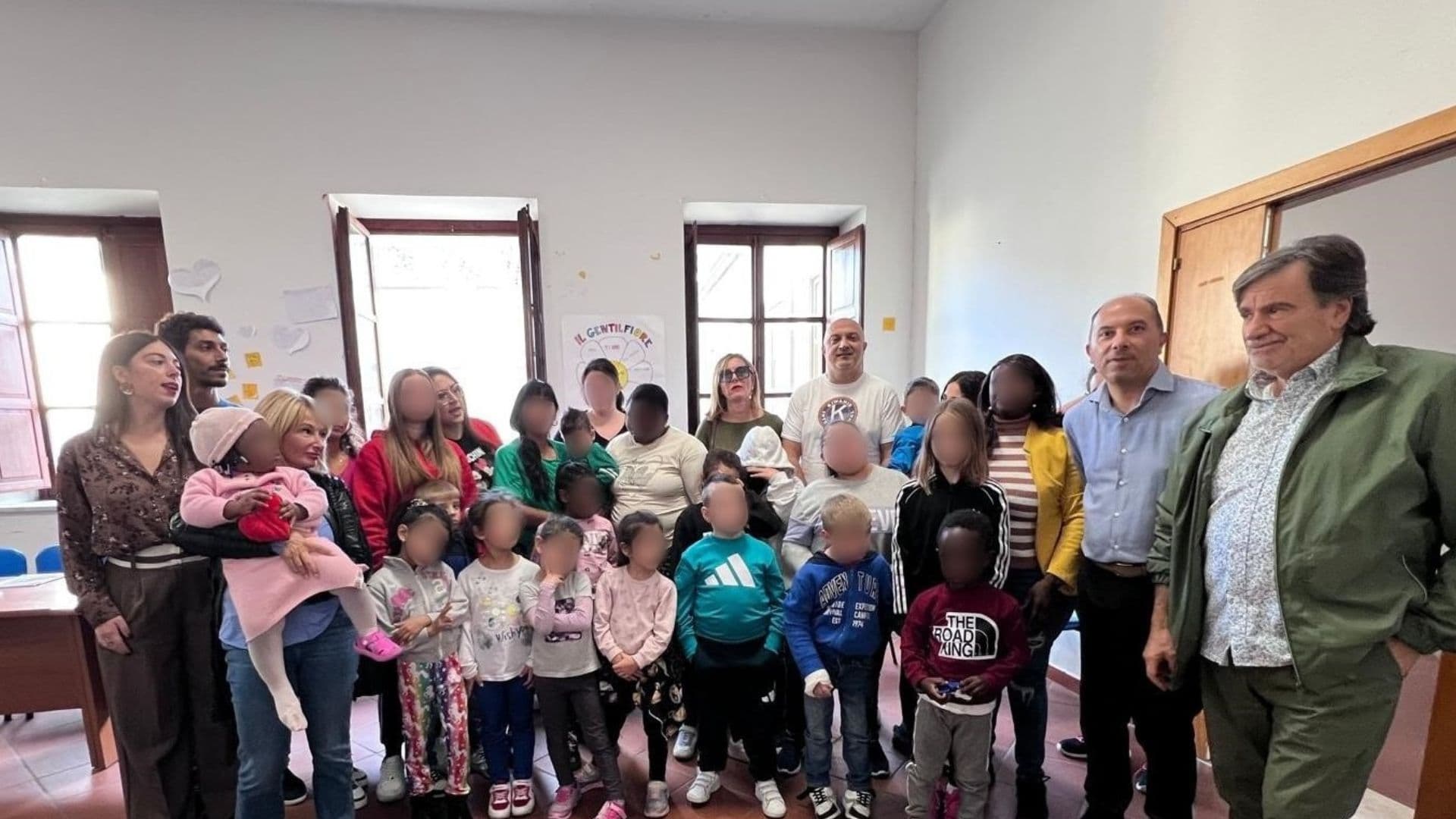 Il club Kiwanis Corigliano Rossano dona capi di abbigliamento all'associazione L'Aquilone