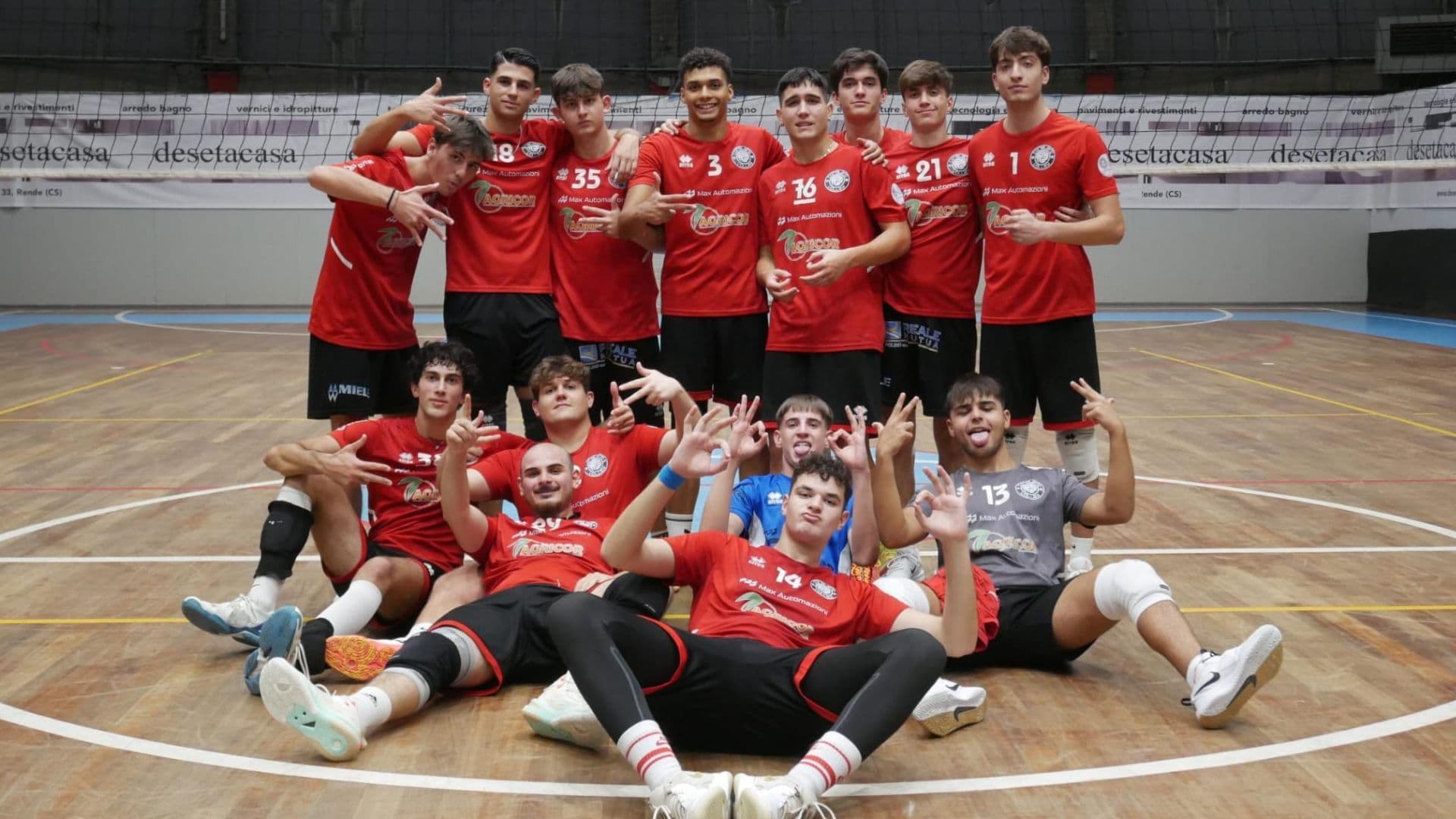 VOLLEY - Brillante vittoria esterna all’esordio: Corigliano Volley batte la Polisportiva Montalto
