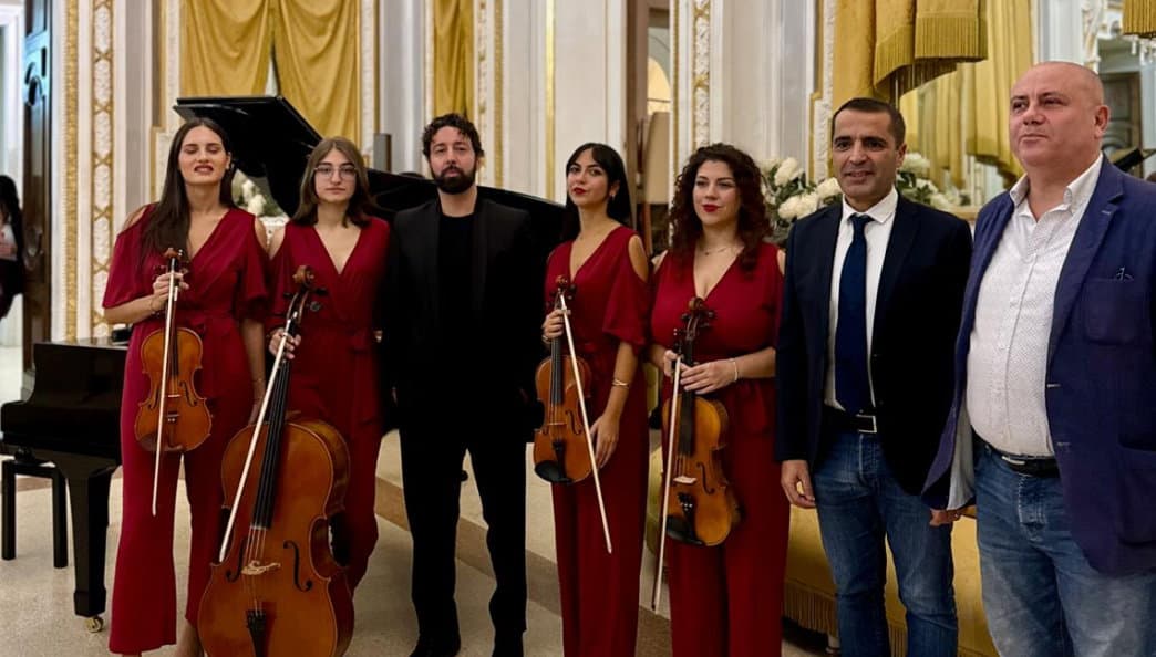 Il Maestro Fabio Barnaba e le “Strings Angels” inaugurano la X Stagione Concertistica “Città di Corigliano-Rossano