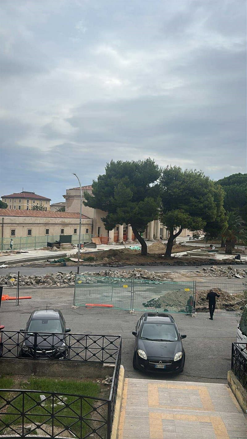 Schiavonea, traffico e disagi senza fine: «Così non si può lavorare»