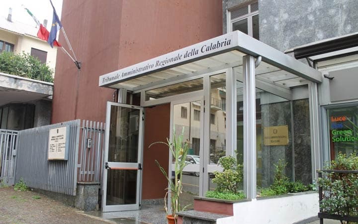 Il TAR Calabria annulla la decadenza del Lido “La Balera”: censurato l’operato del Comune di Co-Ro