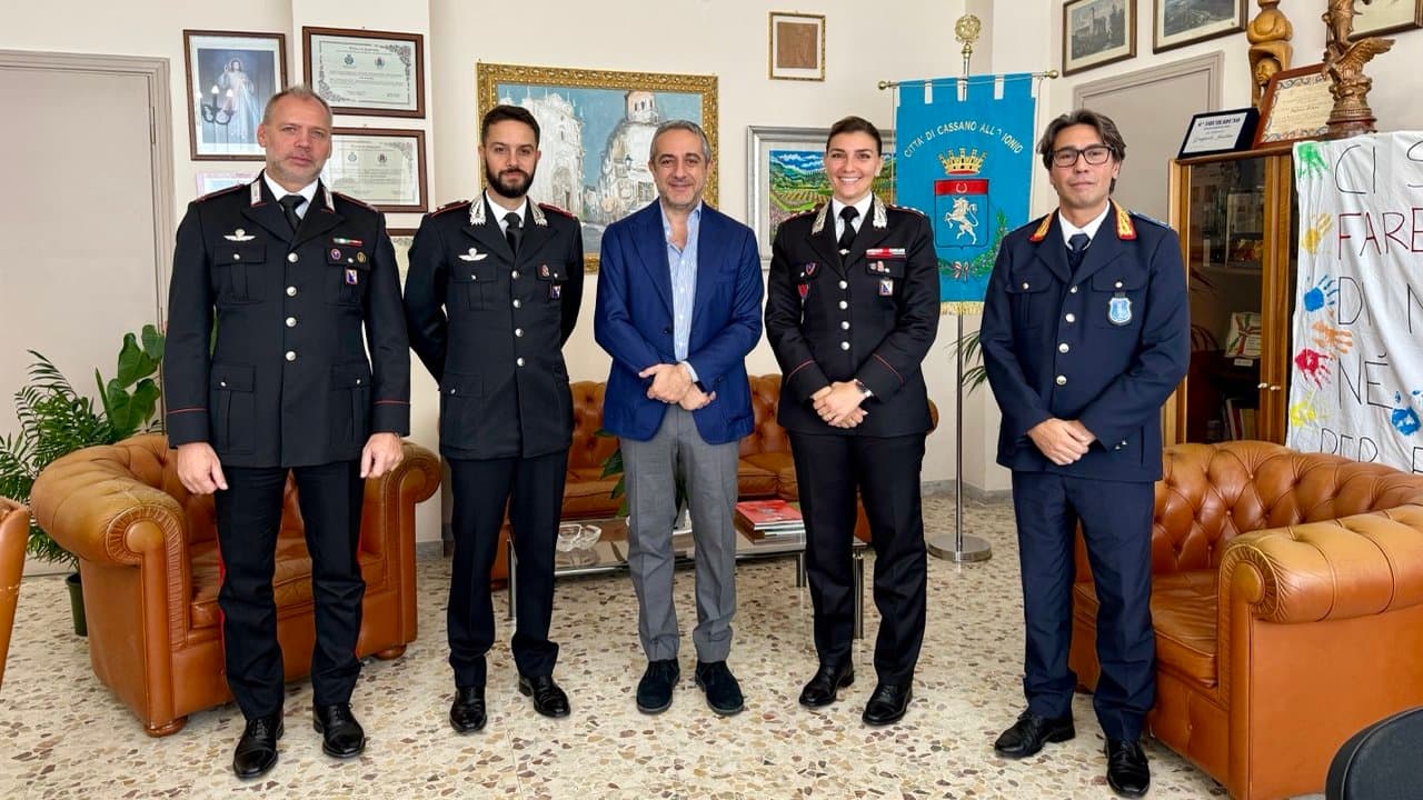 Cassano, è arrivato il nuovo capitano Baione: l'accoglienza del sindaco Iacobini