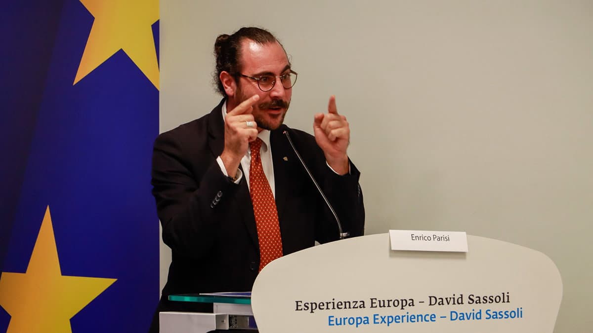 Parisi attacca Von Der Leyen: «Pensa di parlare ai giovani e poi taglia la Pac. Non è credibile!»