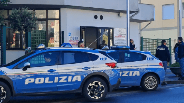 Il circolo di FdI sugli atti vandalici alla Delegazione Comunale: «Attacco alle istituzioni, non una ragazzata»