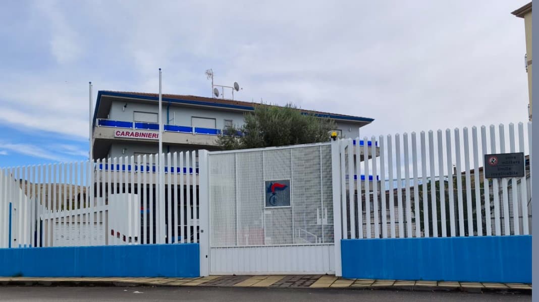 Caserma dei Carabinieri, dura replica della Minoranza: «È un bluff»