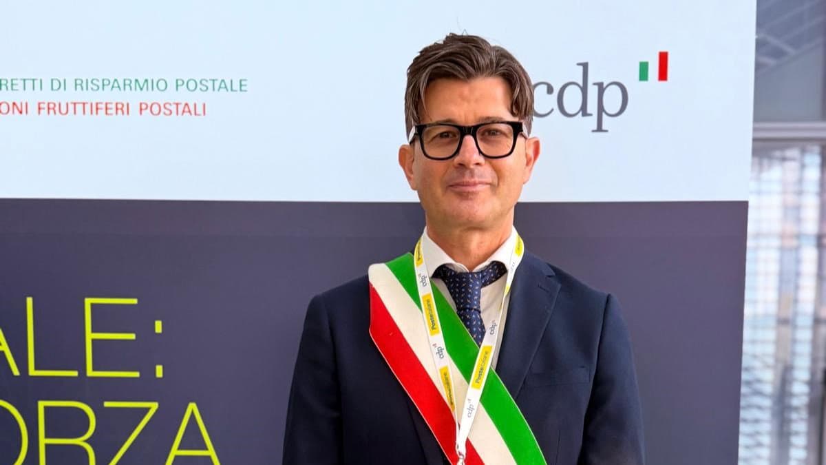 Mazza all'evento di Poste Italiane: «Grazie ai risparmi dei cittadini finanziate tante opere pubbliche»