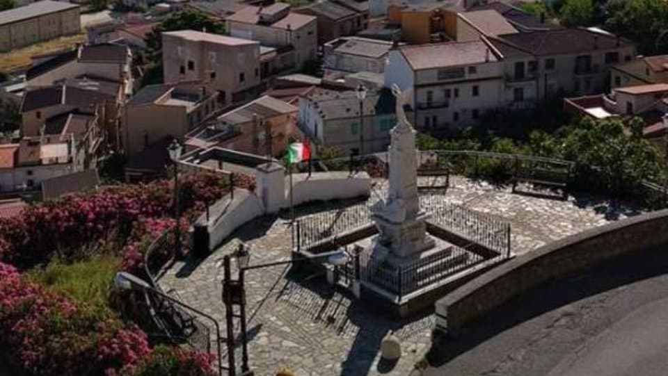 Cariati celebra l’Unità Nazionale e le Forze Armate: memoria, pace e partecipazione collettiva