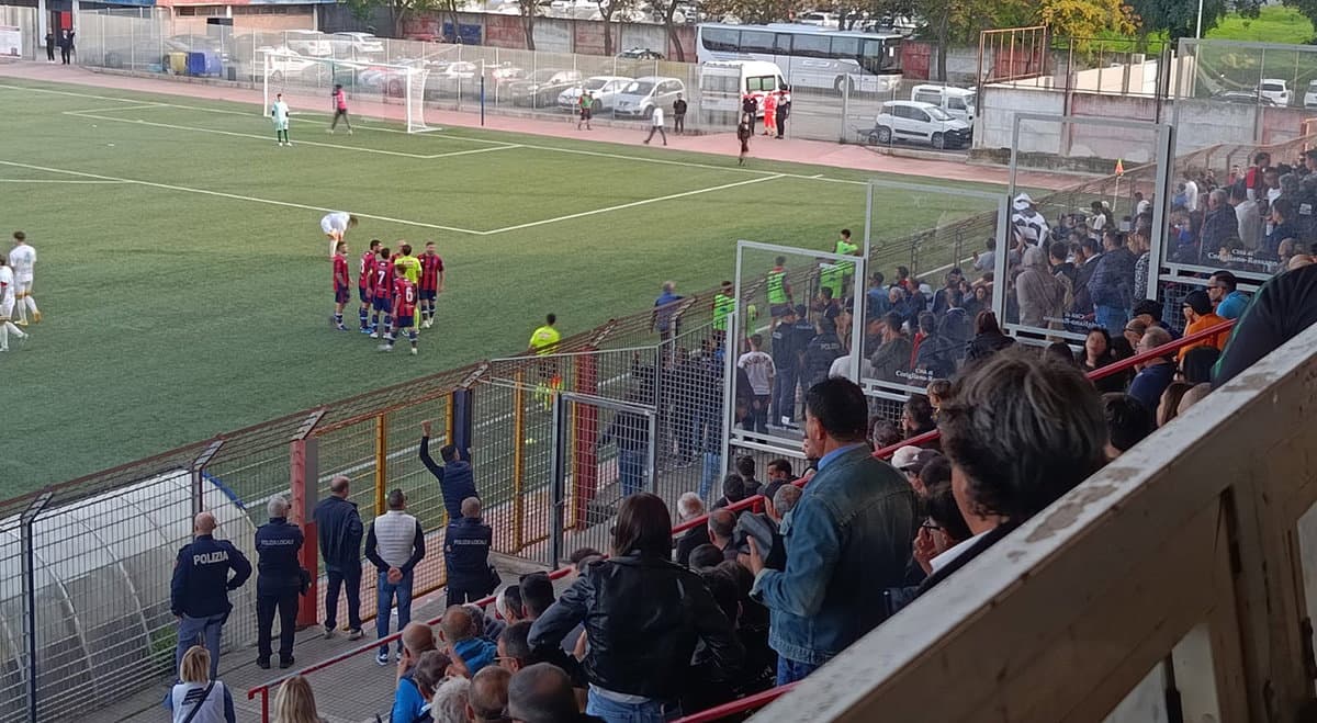 Trebisacce travolge la Rossanese (0-4), ma la gara finisce nella vergogna: scontri e una donna ferita