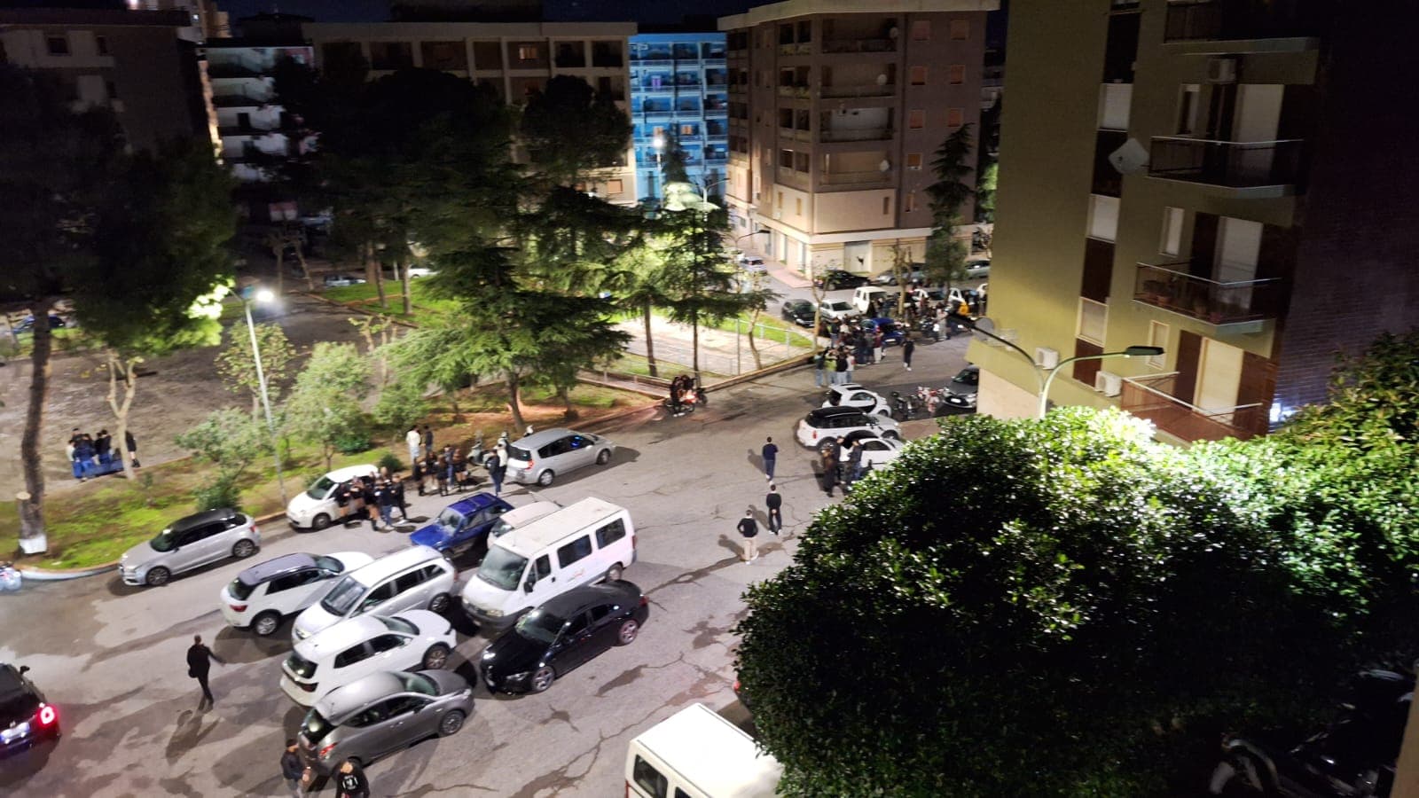«Caos infernale» in Piazza De Gasperi: i residenti lanciano un appello a tutte le autorità